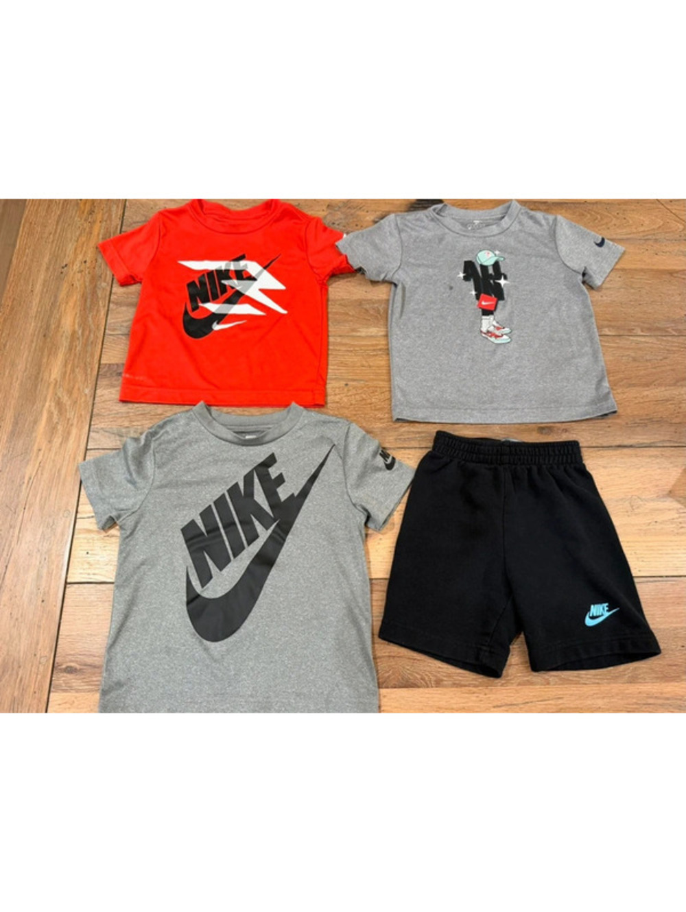 Nike Boys Activewear Lot 4pc T-Shirts & Shorts Graphic Logo size 3-4 years